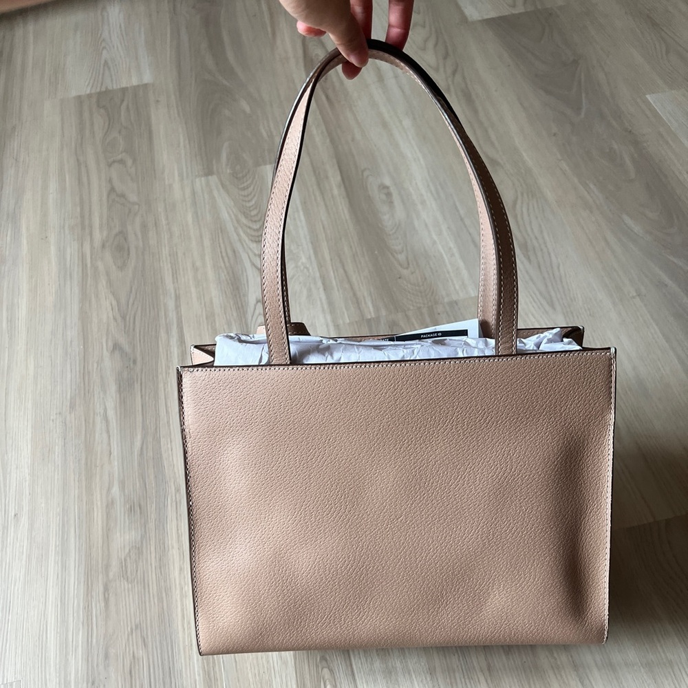 Kate Spade Thompson - Picture 3 of 6